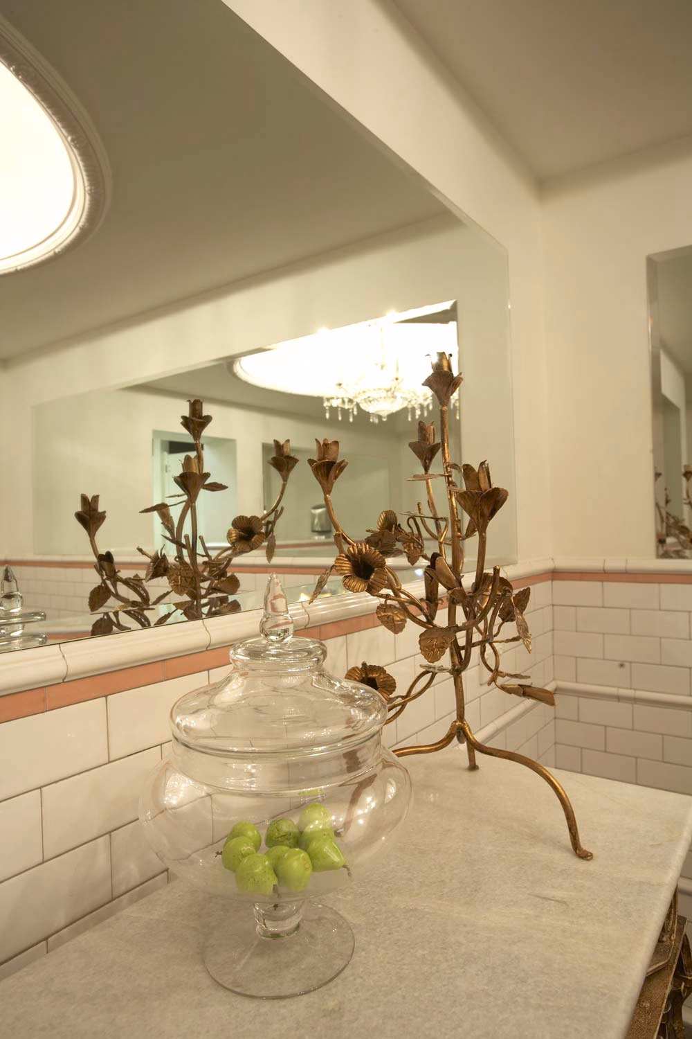 Sun Studios womens bathrooms retro style 2